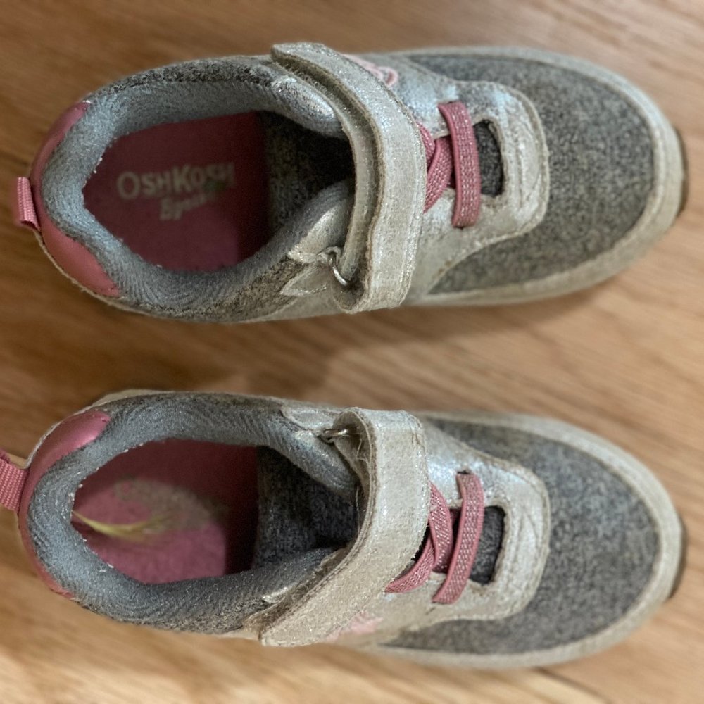 Girl's Oshkosh B'Gosh Silver Sneakers Size 9
